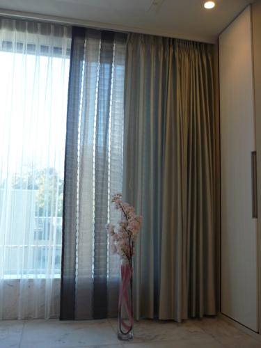 curtain-Akasaka-curtain-768x1024